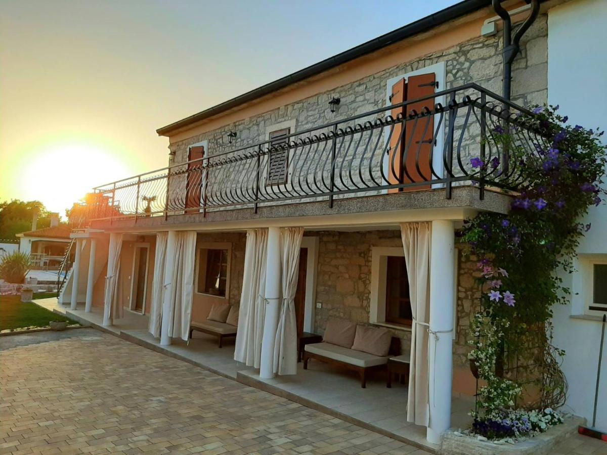 Villa Alma Kaštelir Kültér fotó