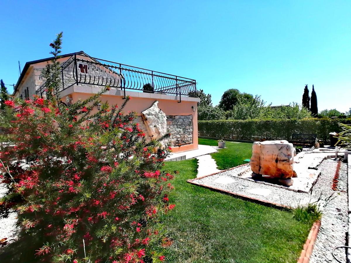 Villa Alma Kaštelir Kültér fotó