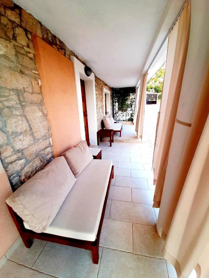 Villa Alma Kaštelir Kültér fotó
