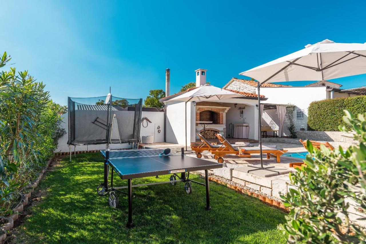 Villa Alma Kaštelir Kültér fotó
