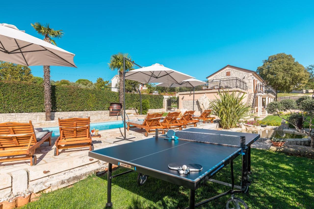Villa Alma Kaštelir Kültér fotó