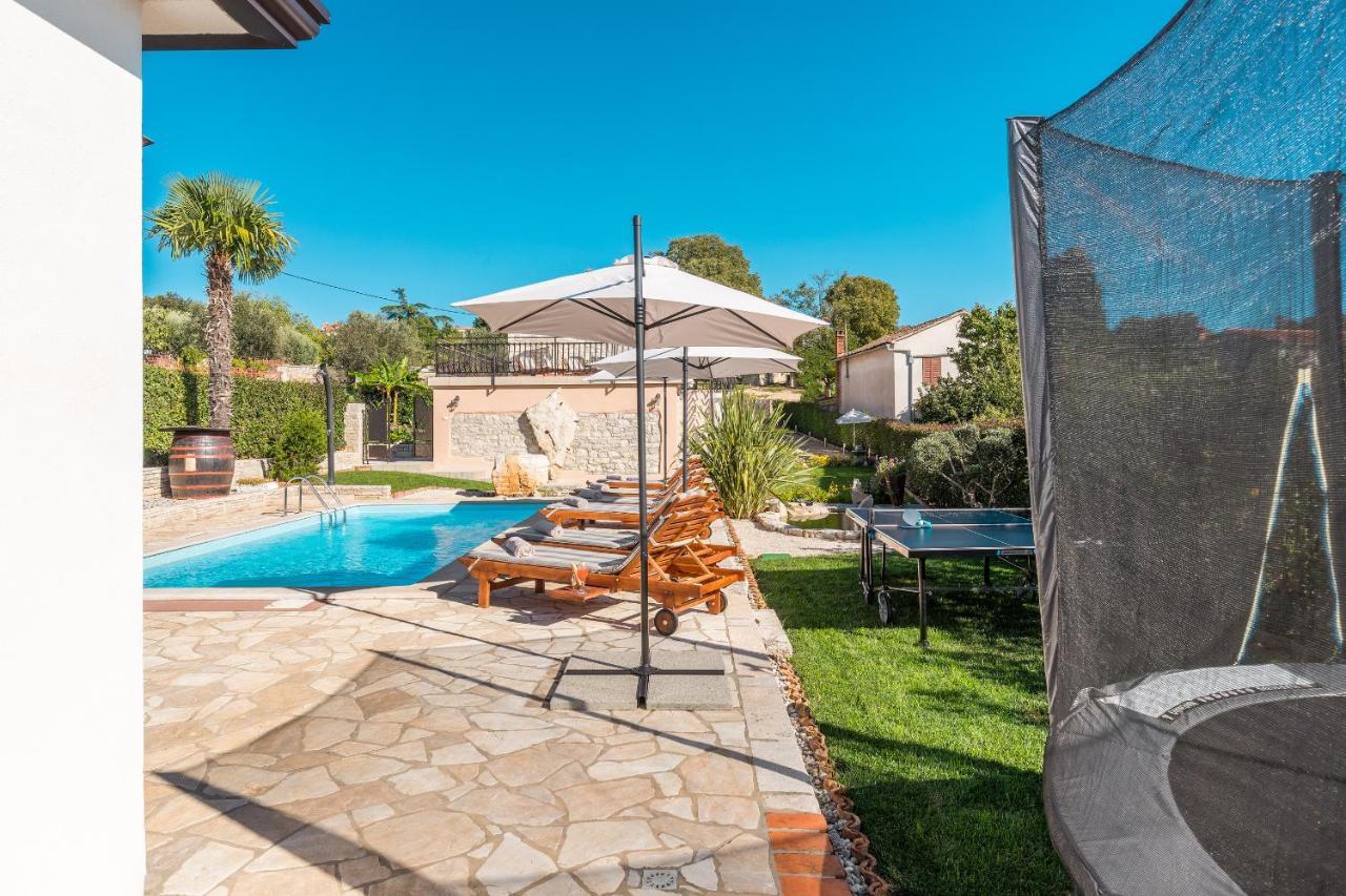 Villa Alma Kaštelir Kültér fotó