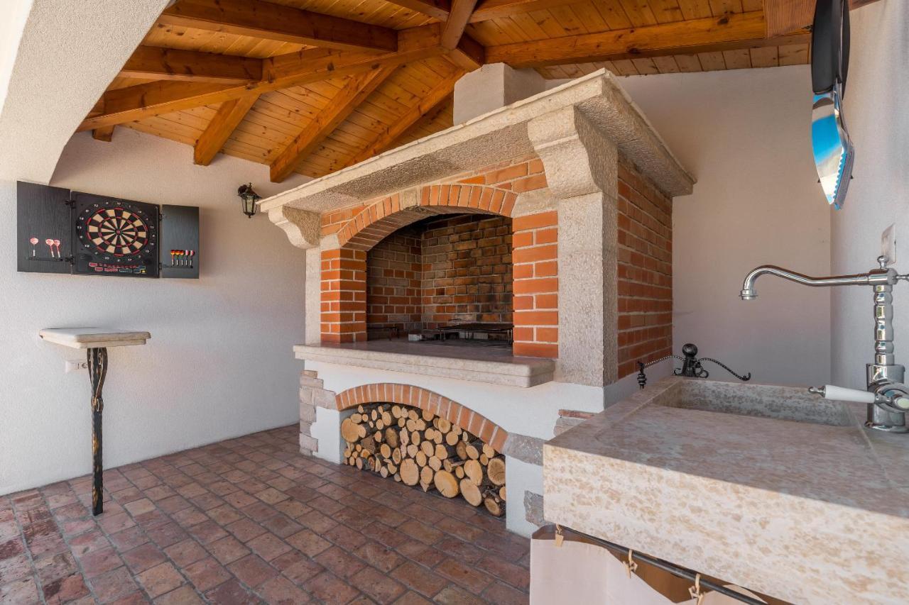 Villa Alma Kaštelir Kültér fotó