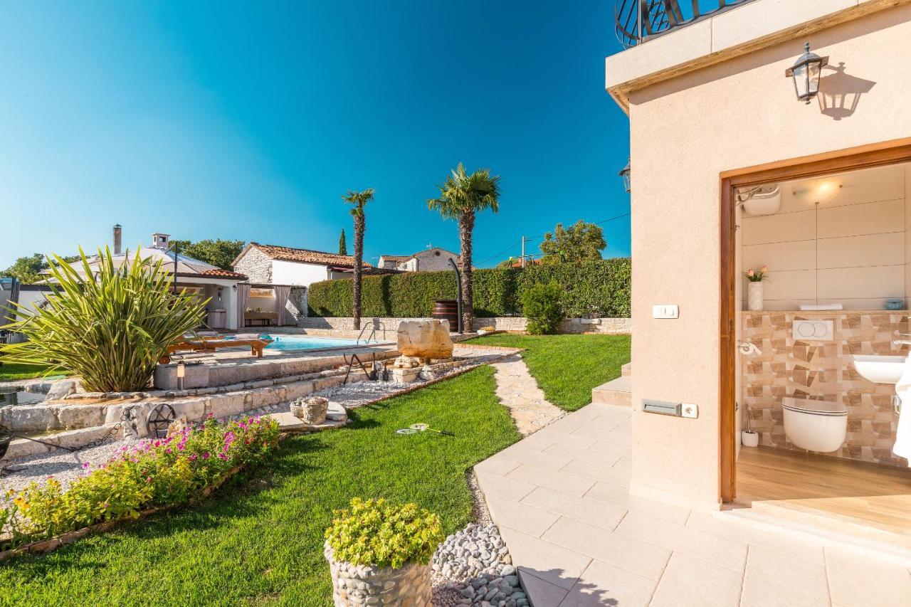 Villa Alma Kaštelir Kültér fotó