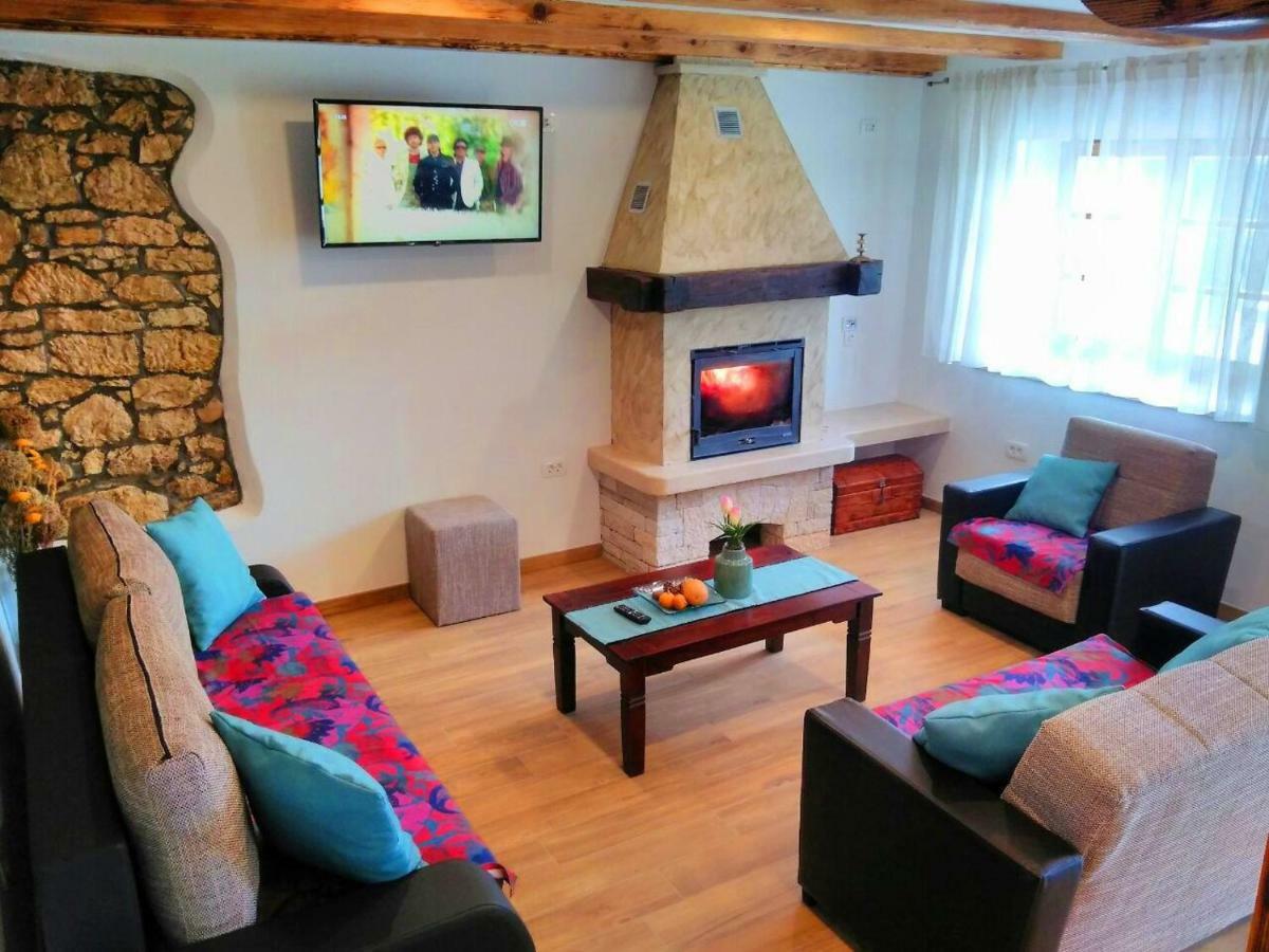 Villa Alma Kaštelir Kültér fotó
