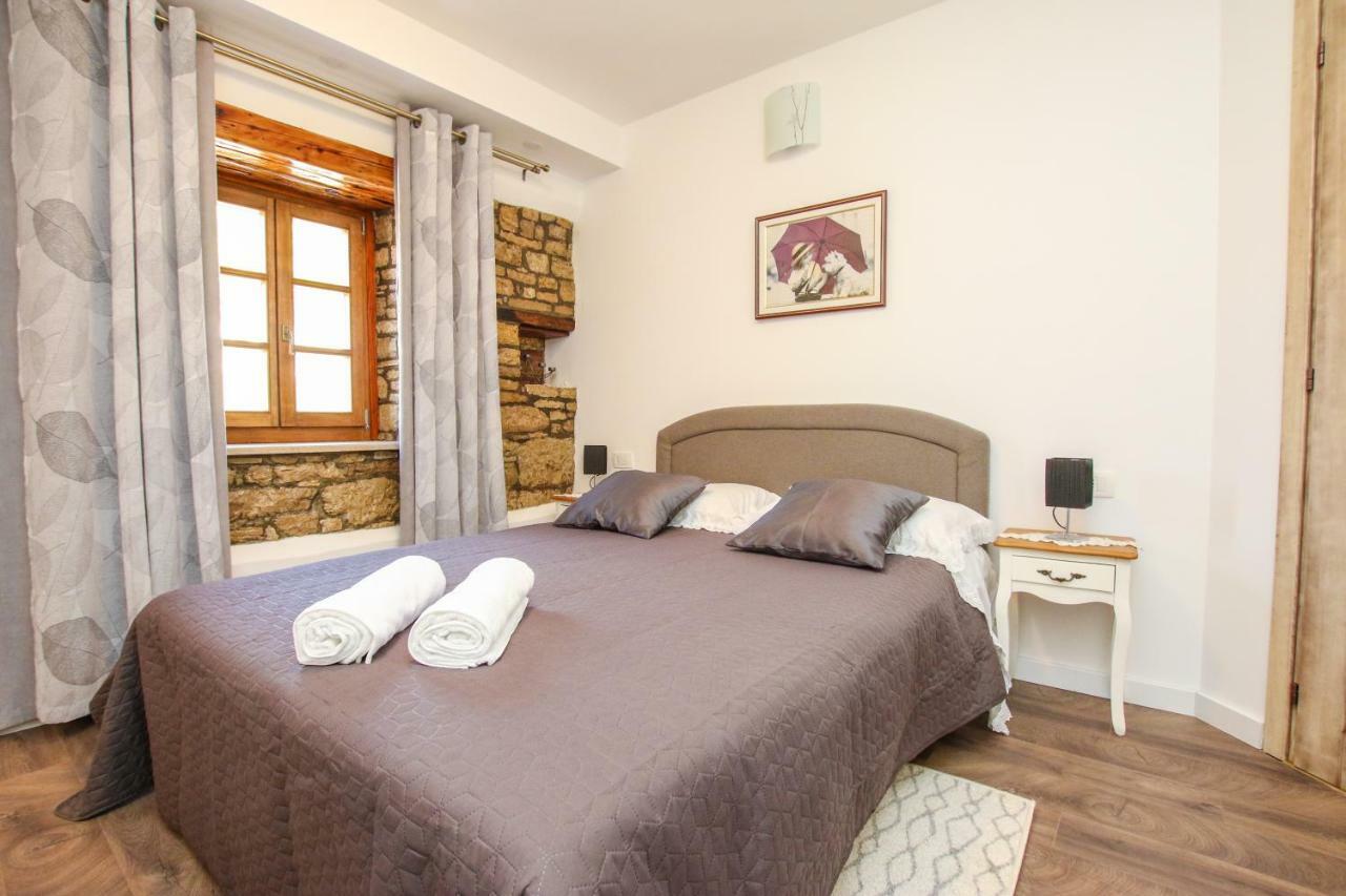 Villa Alma Kaštelir Kültér fotó