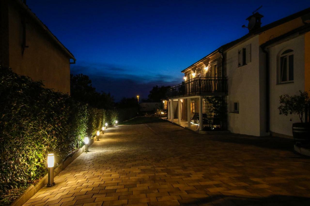 Villa Alma Kaštelir Kültér fotó