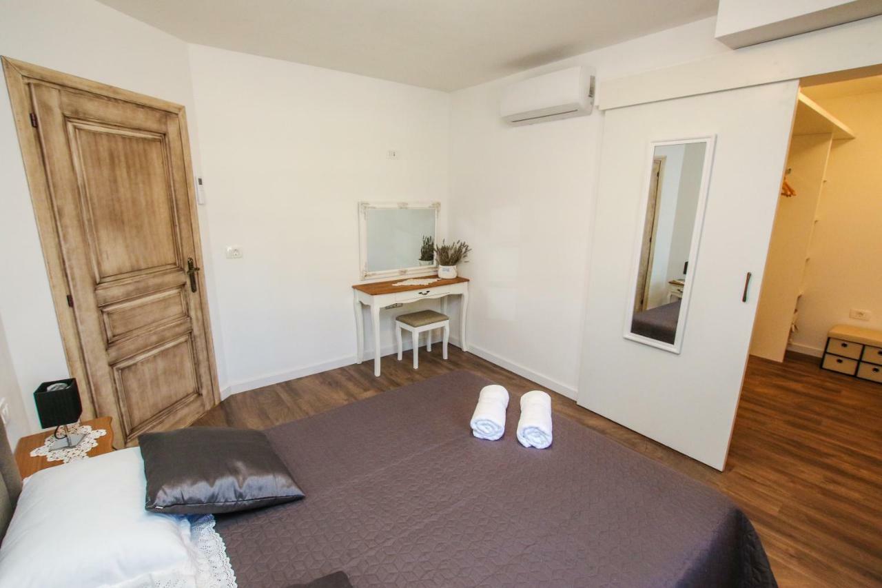 Villa Alma Kaštelir Kültér fotó