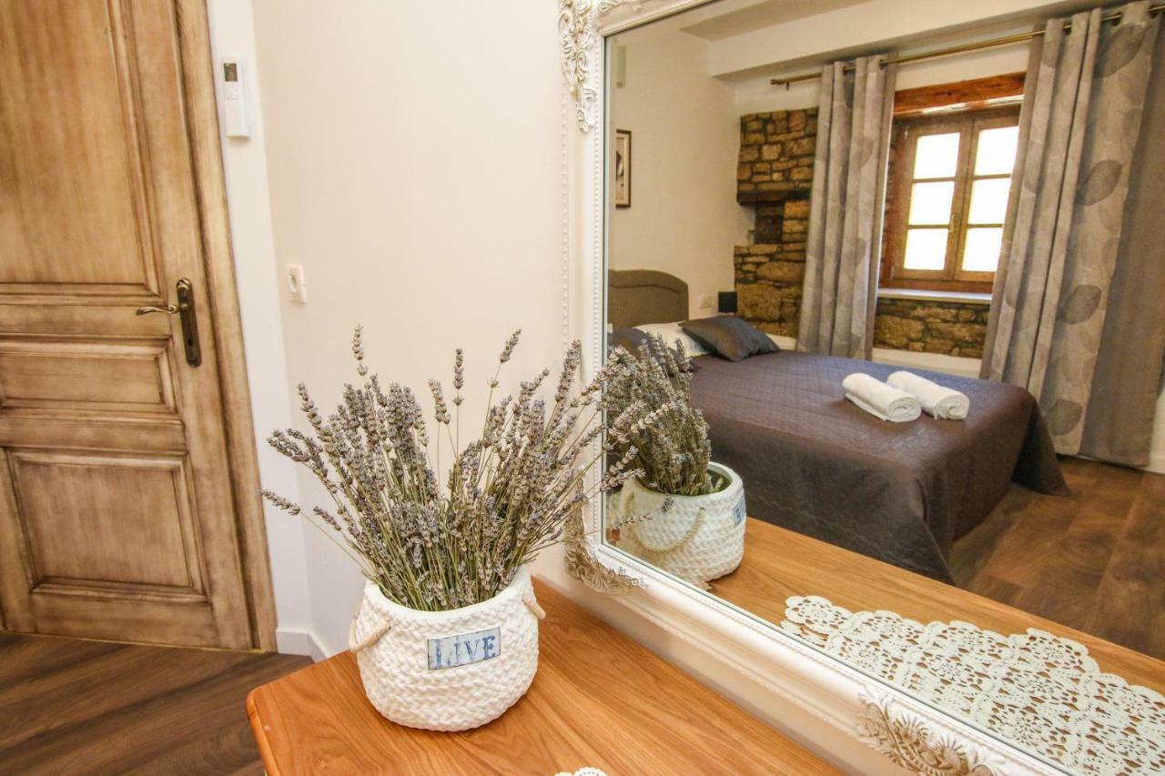 Villa Alma Kaštelir Kültér fotó
