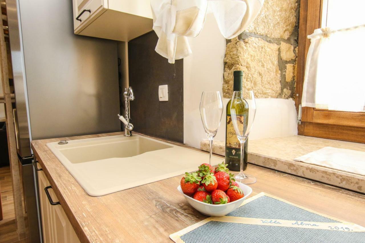 Villa Alma Kaštelir Kültér fotó